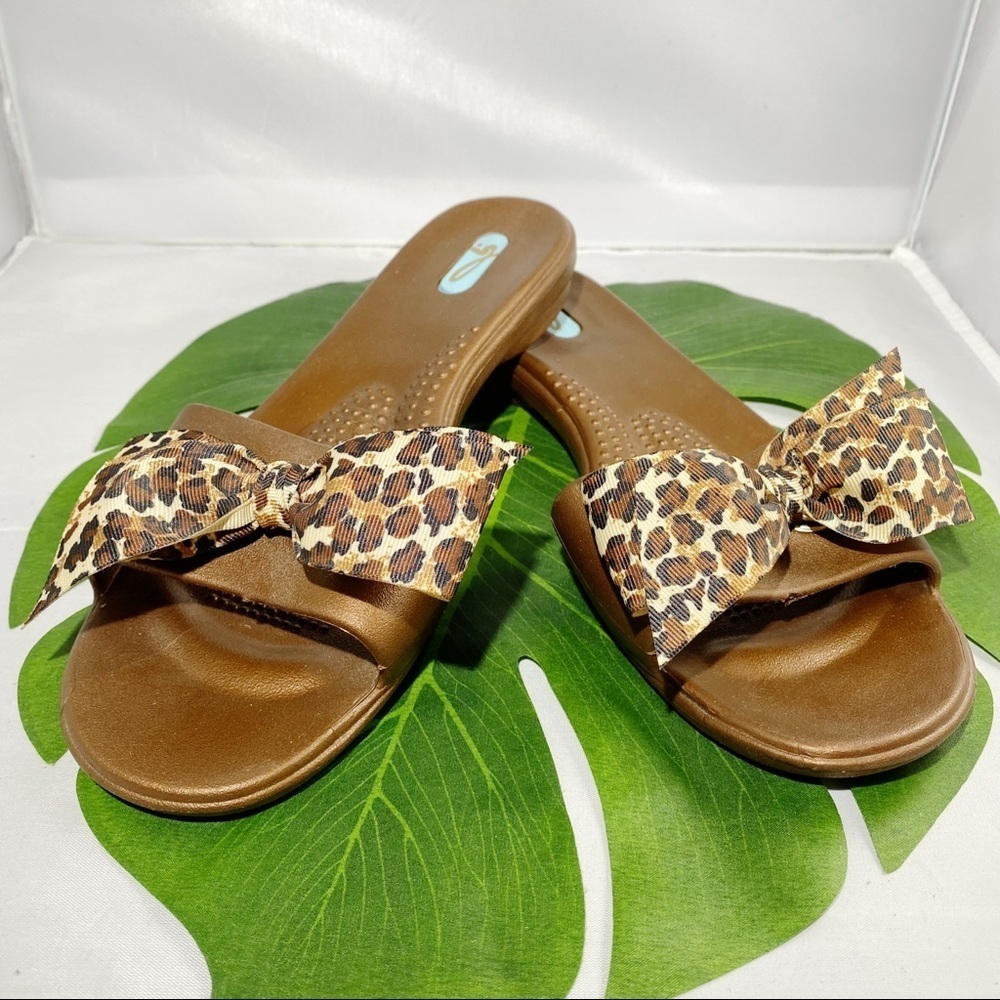 OKA B. MADISON LEOPARD ANIML PRINT SLIDE SANDALS